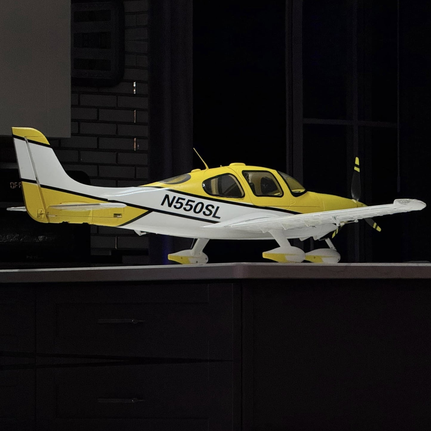 Dynam Cirrus SR22 V3 Trainer 3S/4S Gul RC Skala Flyvemaskine 1,4m Vingespænd