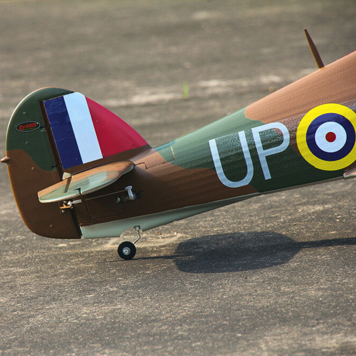 Dynam Hawker Hurricane V3 4S RC Warbird 1,25 m vingefang med flaps