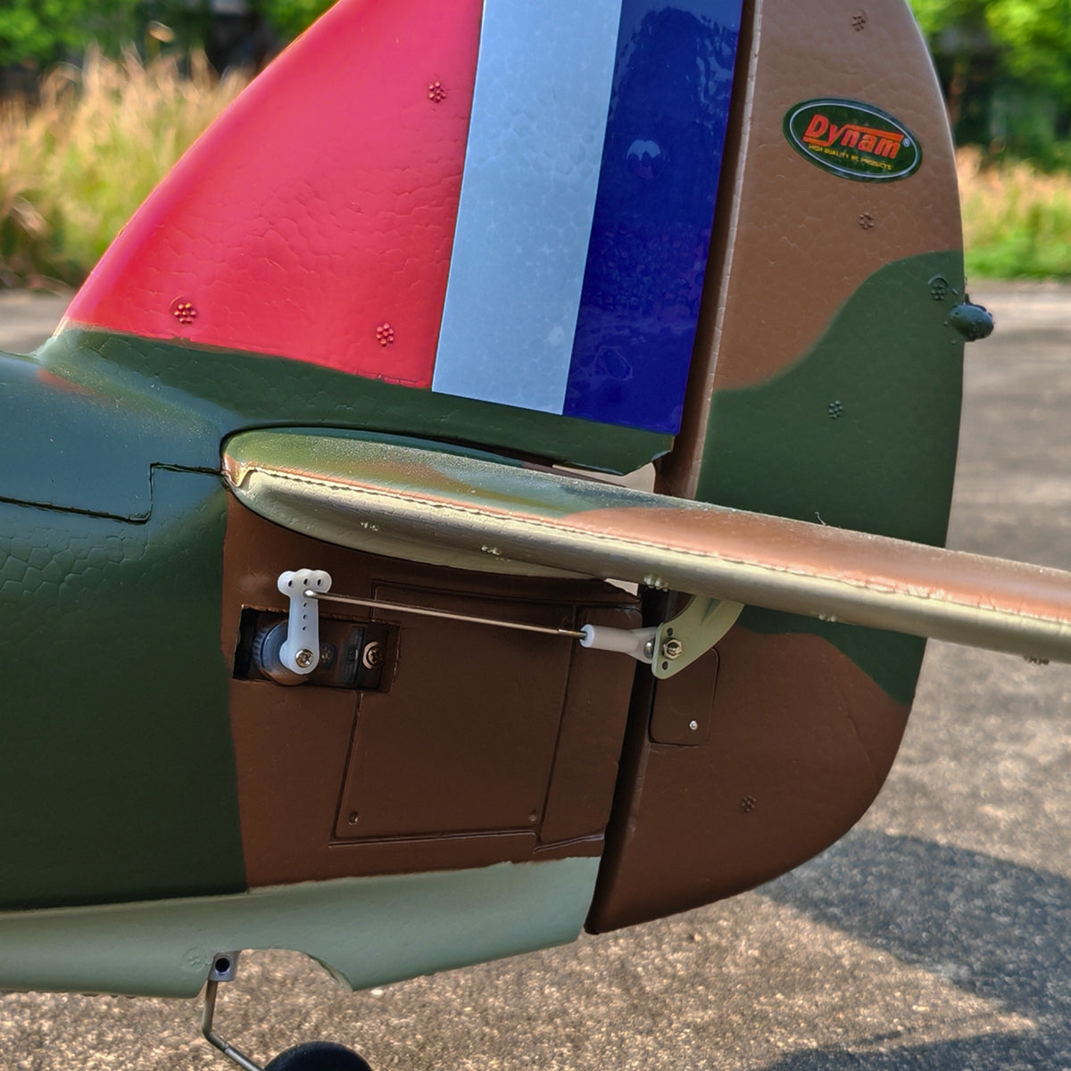 Dynam Hawker Hurricane V3 4S RC Warbird 1,25 m vingefang med flaps