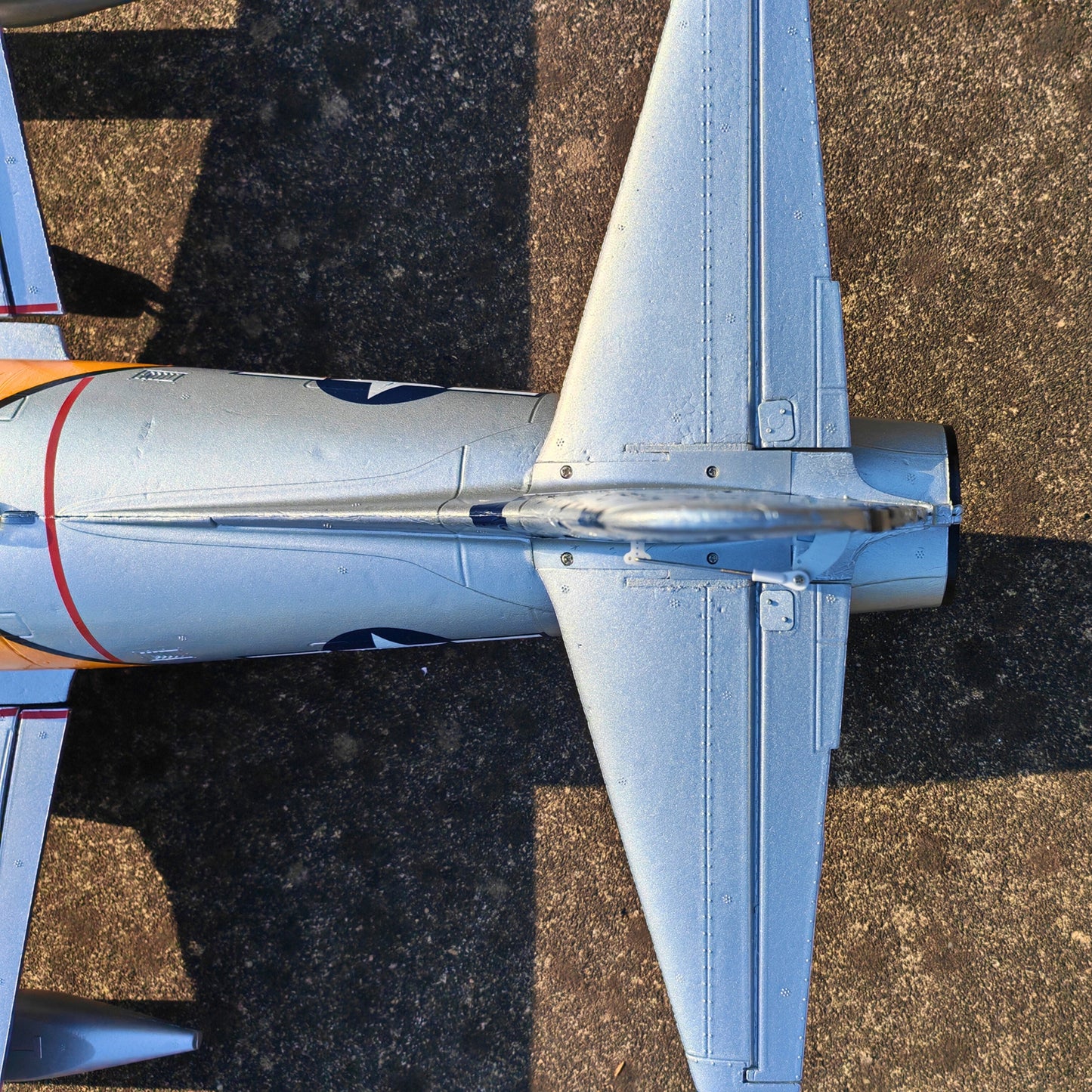 Novinka! Trénerské lietadlo Dynam T-33 Shooting Star F-80 70mm EDF 6S RC