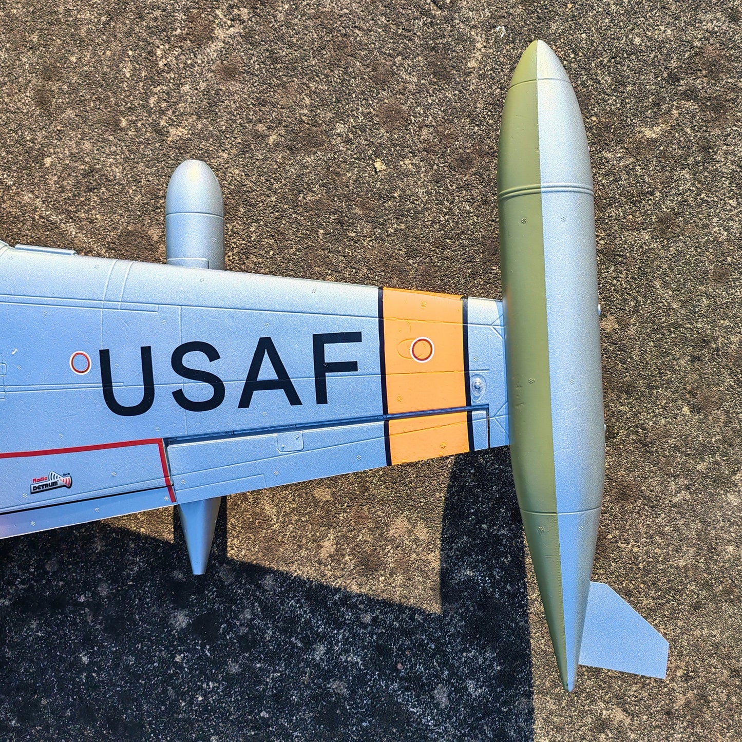 Novinka! Trénerské lietadlo Dynam T-33 Shooting Star F-80 70mm EDF 6S RC