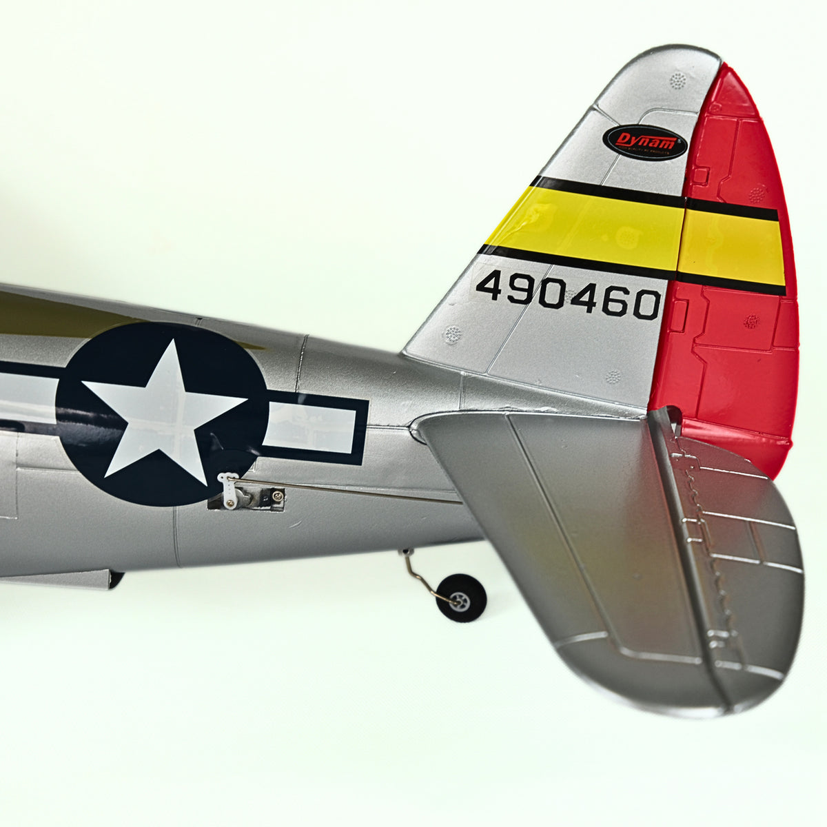 Dynam P-47D Thunderbolt V2 Hunter XVI 4S RC Krigsfugl 1220mm med Flapper