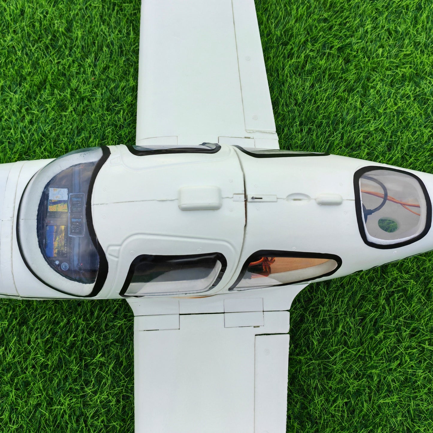 Dynam-Cirrus-SR22-V3-Trainer-3S-4S-White-RC-Scale-Plane-1400mm-Flaps-SRTF-DY8936WT_5