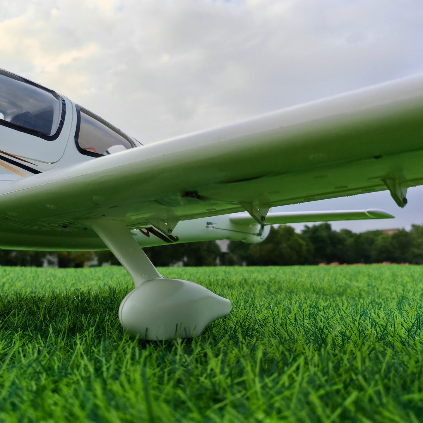 Dynam-Cirrus-SR22-V3-Trainer-3S-4S-White-RC-Scale-Plane-1400mm-Flaps-SRTF-DY8936WT_8