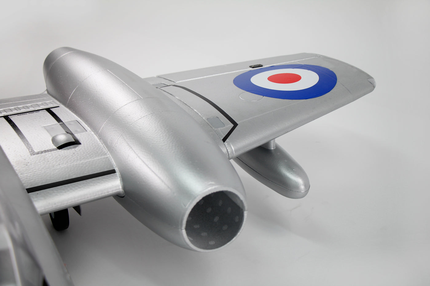 Dynam Gloster Meteor F8 V2 Sølv 6S 12-bladet Twin Inrunner 70mm EDF RC Jet med Flaps