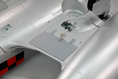 Dynam Gloster Meteor F8 V2 Sølv 6S 12-bladet Twin Inrunner 70mm EDF RC Jet med Flaps