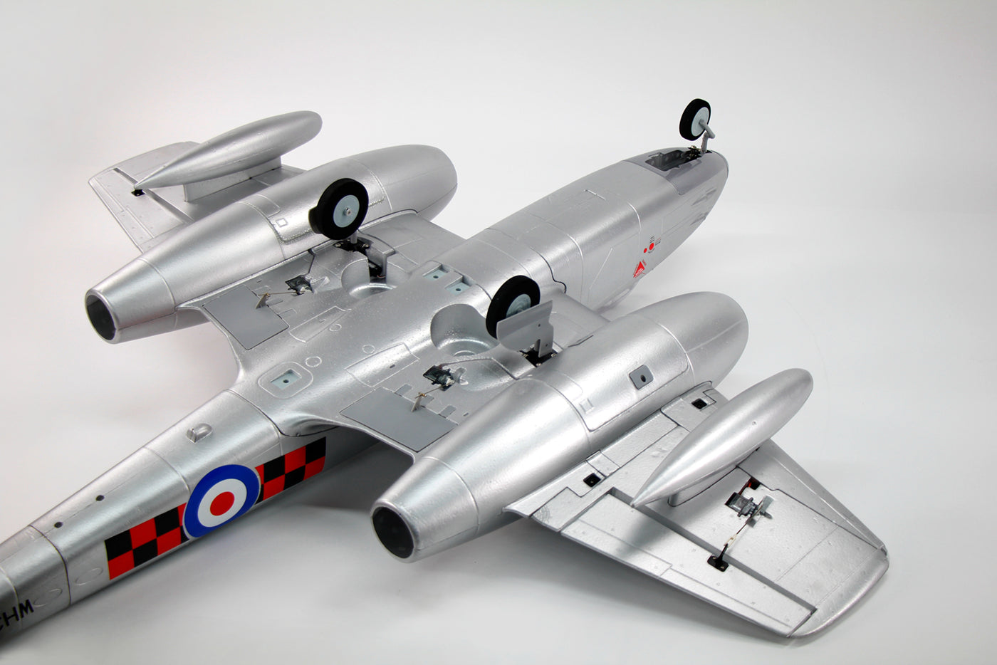 Dynam Gloster Meteor F8 V2 Sølv 6S 12-bladet Twin Inrunner 70mm EDF RC Jet med Flaps