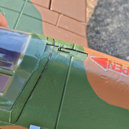 Dynam Hawker Hurricane V3 4S RC Warbird 1,25 m vingefang med flaps