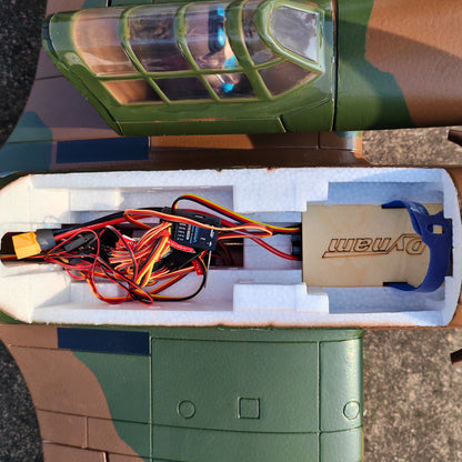 Dynam Hawker Hurricane V3 4S RC Warbird 1,25 m vingefang med flaps