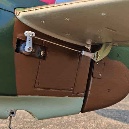 Dynam Hawker Hurricane V3 4S RC Warbird 1,25 m vingefang med flaps