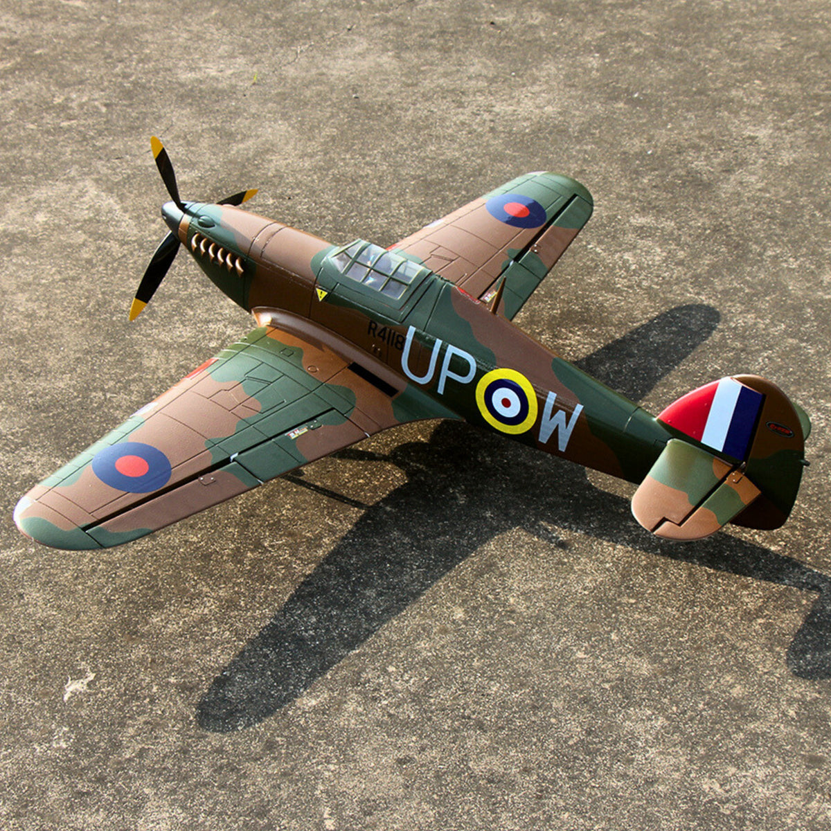 Dynam Hawker Hurricane V3 4S RC Warbird 1,25 m vingefang med flaps