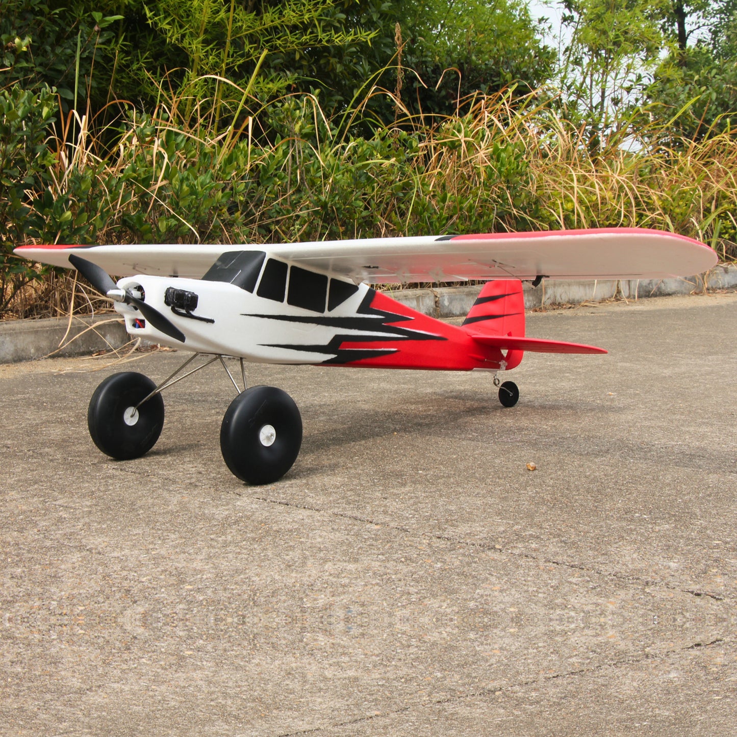 Dynam Primo RC Starter Trainer Rød STOL Bigfoot 4S 1,5m Vingefang med Flaps