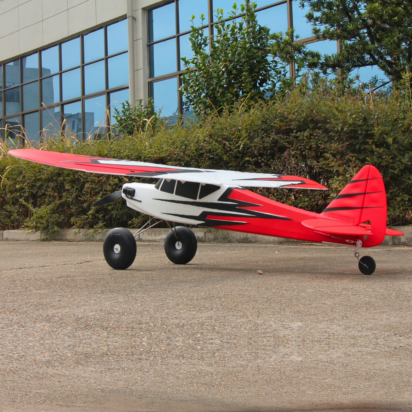 Dynam Primo RC Starter Trainer Rød STOL Bigfoot 4S 1,5m Vingefang med Flaps