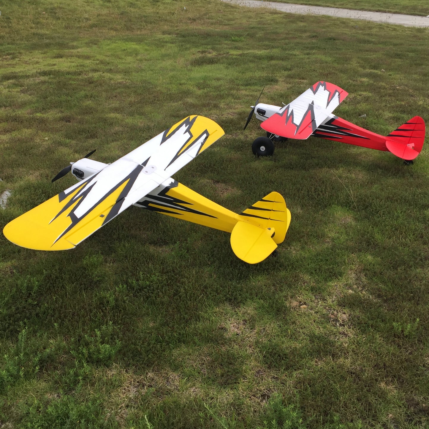 Dynam-Primo-Radio-Controlled-Beginner-Trainer-Yellow-STOL-Bigfoot-4S-1450mm-Flaps-DY8971YL-SRTF_13