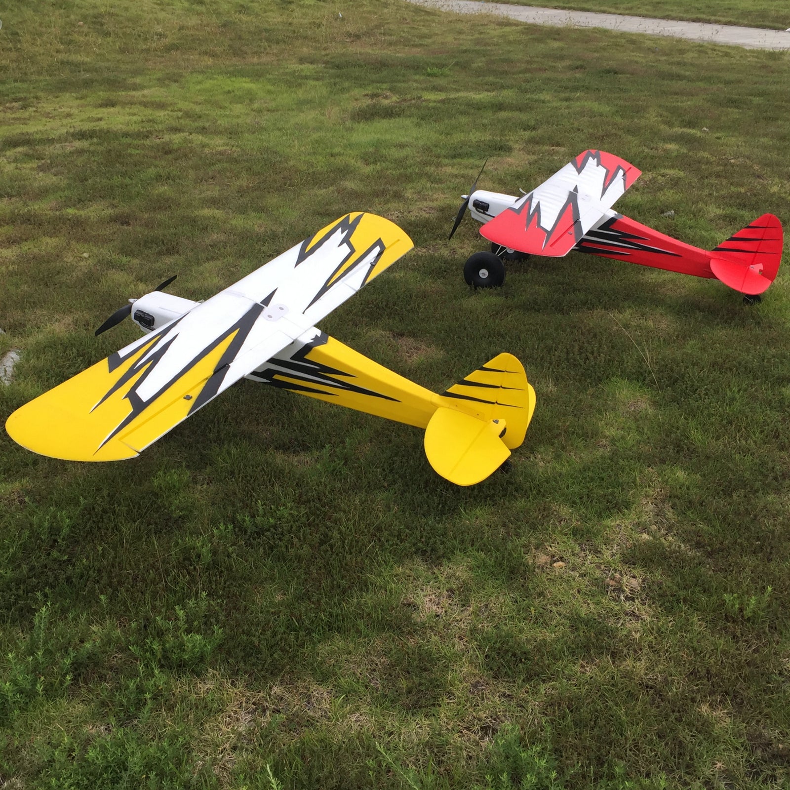 Dynam-Primo-Radio-Controlled-Beginner-Trainer-Yellow-STOL-Bigfoot-4S-1450mm-Flaps-DY8971YL-SRTF_13