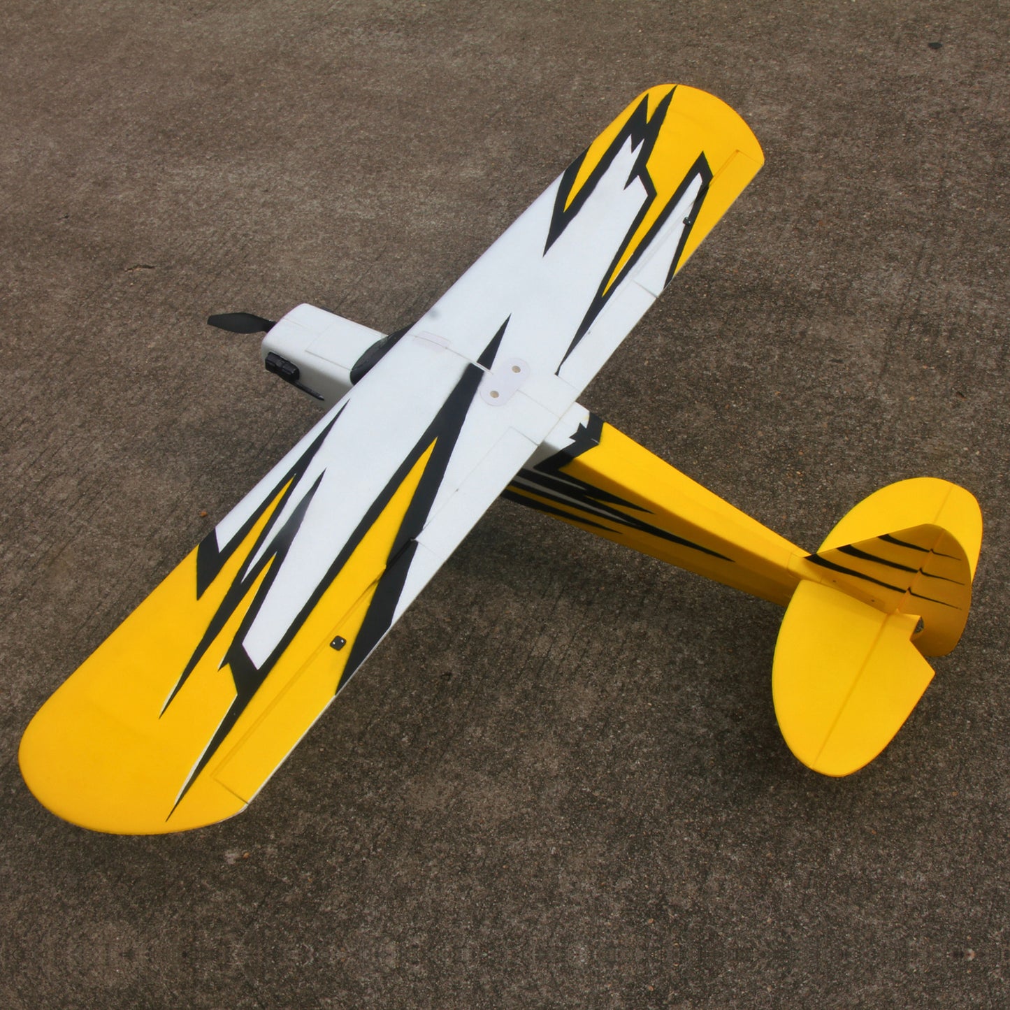 Dynam-Primo-Radio-Controlled-Beginner-Trainer-Yellow-STOL-Bigfoot-4S-1450mm-Flaps-DY8971YL-SRTF_4