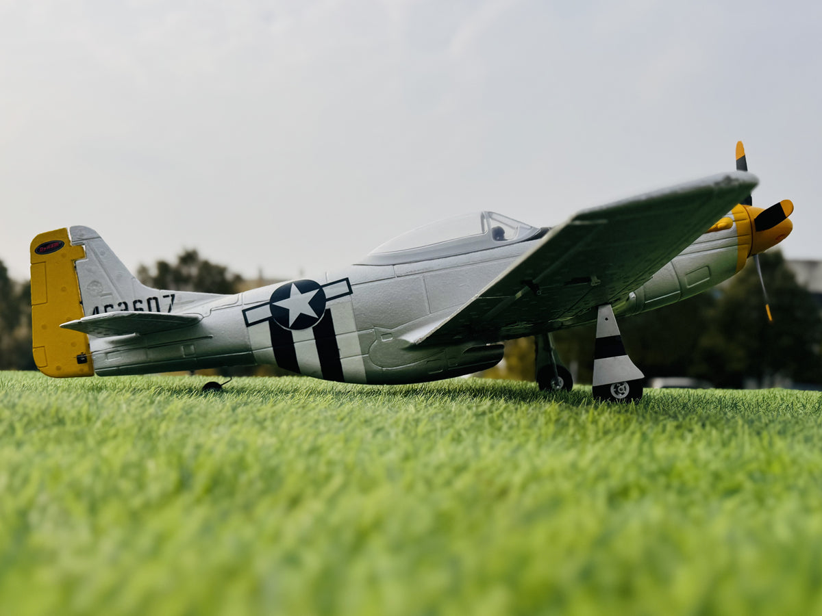 Dynam P-51 Mustang V2 Silver RC Warbird 1.2m Wingspan