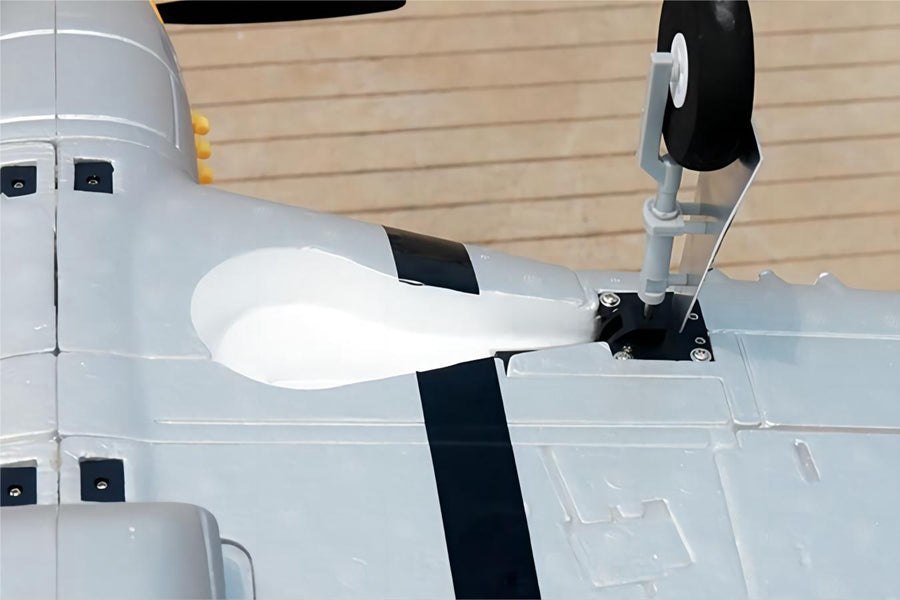 Dynam P-51 Mustang V2 Silver RC Warbird 1.2m Wingspan