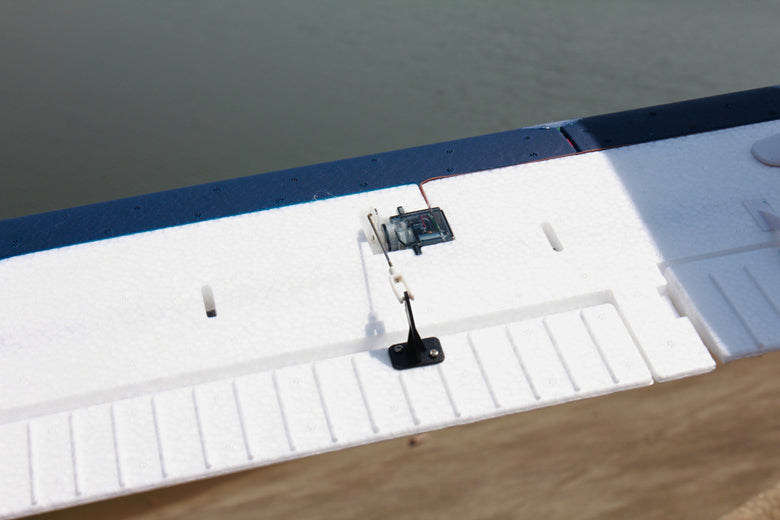 Dynam DHC-2 Beaver V2 Blue 4S Sea/Land STOL RC Float Plane 1.5m w/ Flaps