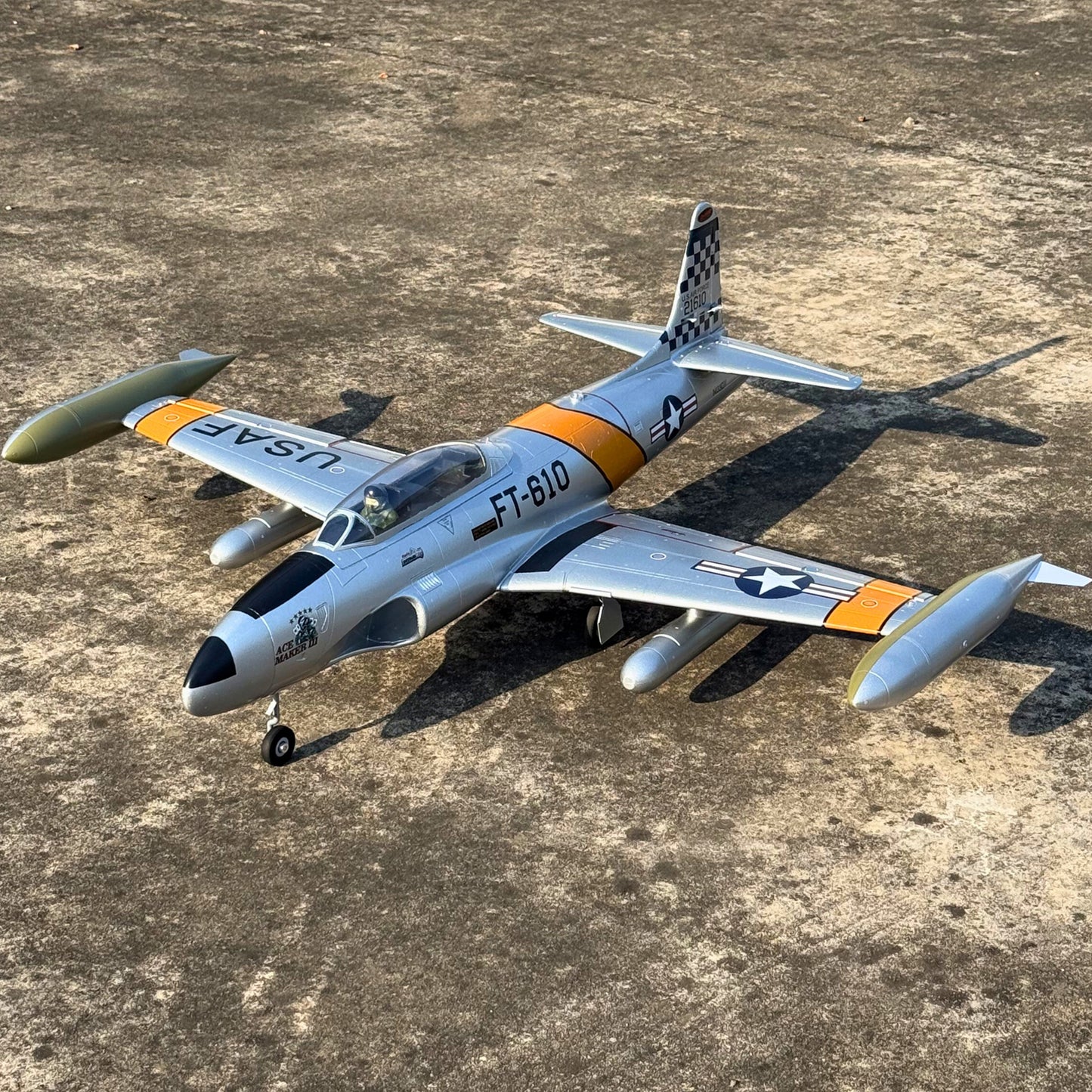 Dynam  RC Jet Trainer T-33 Shooting Star 6S 12-Blade 70mm EDF