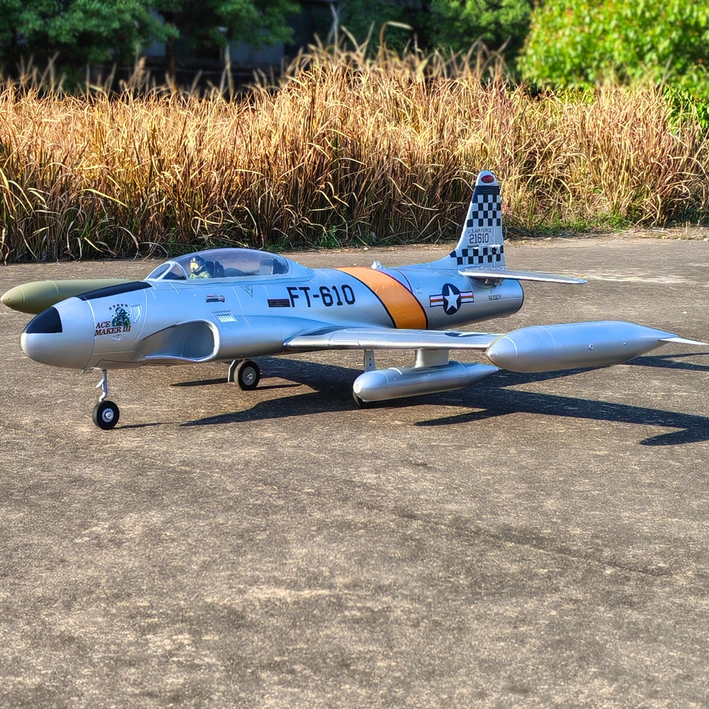 Dynam  RC Jet Trainer T-33 Shooting Star 6S 12-Blade 70mm EDF