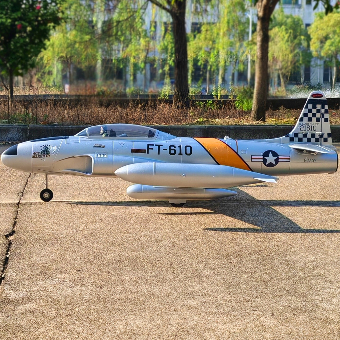 Dynam  RC Jet Trainer T-33 Shooting Star 6S 12-Blade 70mm EDF
