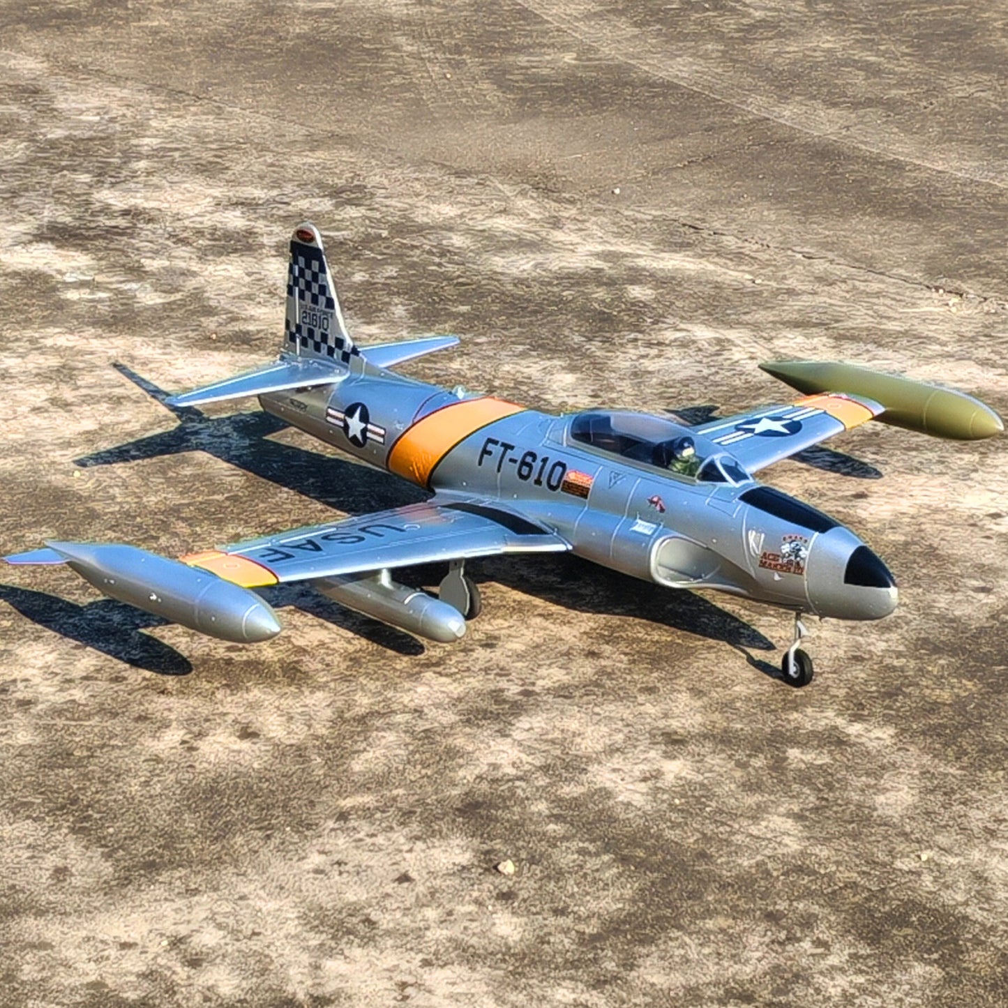 Dynam  RC Jet Trainer T-33 Shooting Star 6S 12-Blade 70mm EDF