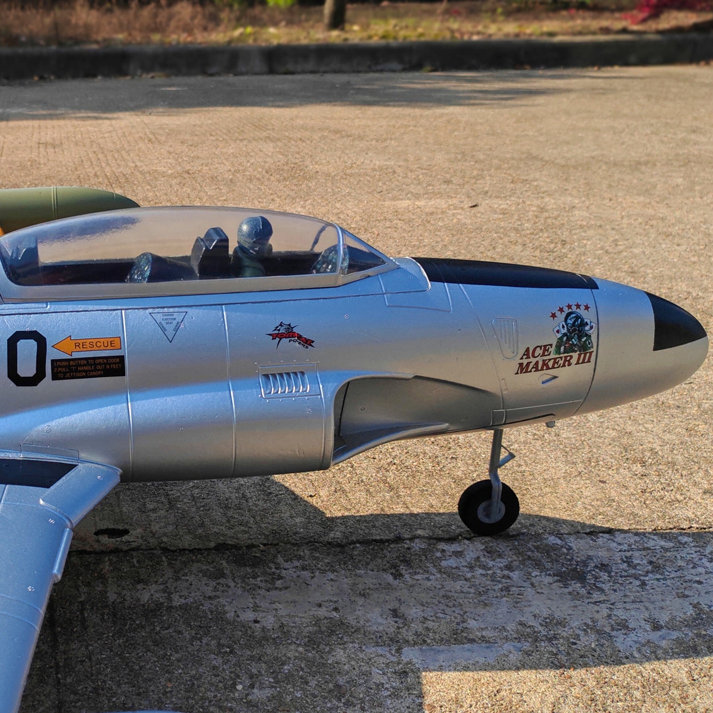 Dynam  RC Jet Trainer T-33 Shooting Star 6S 12-Blade 70mm EDF