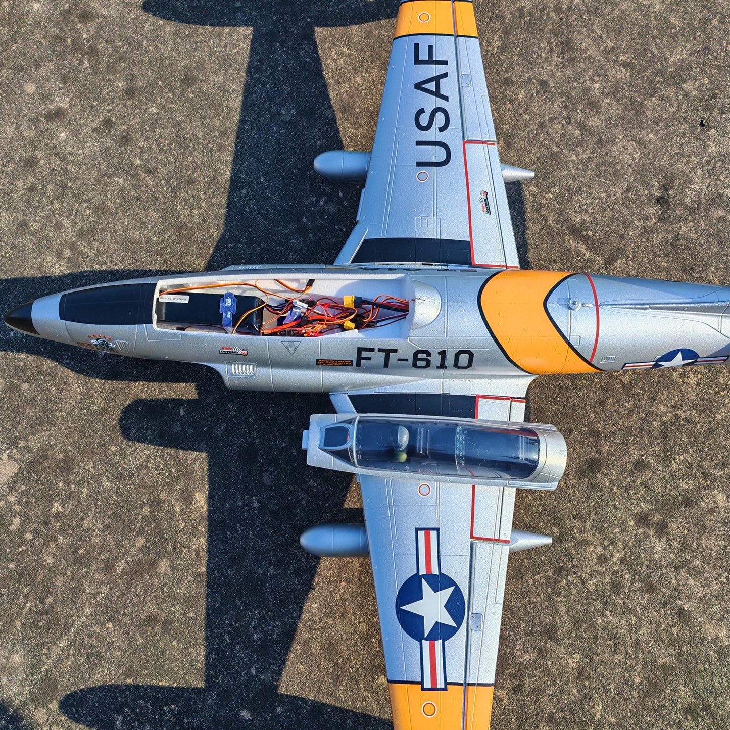 Dynam  RC Jet Trainer T-33 Shooting Star 6S 12-Blade 70mm EDF