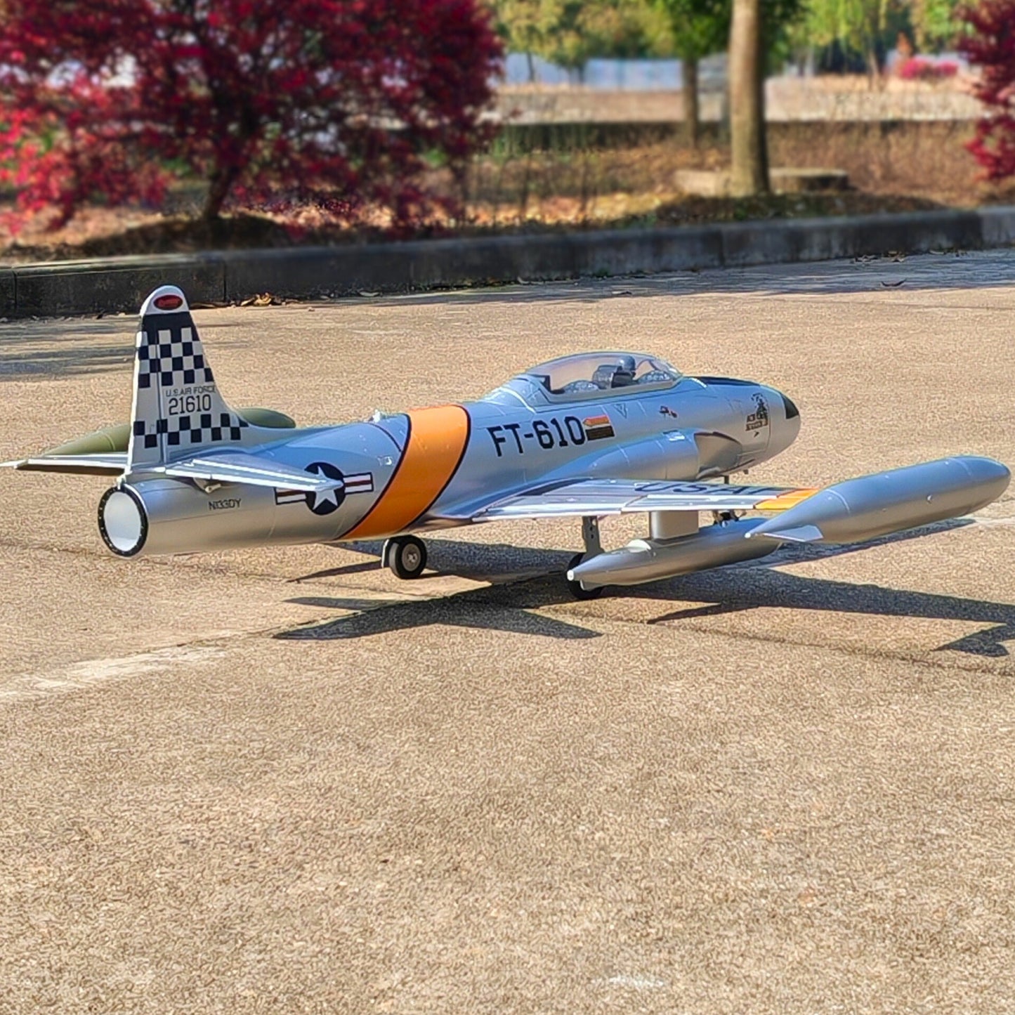 Dynam  RC Jet Trainer T-33 Shooting Star 6S 12-Blade 70mm EDF