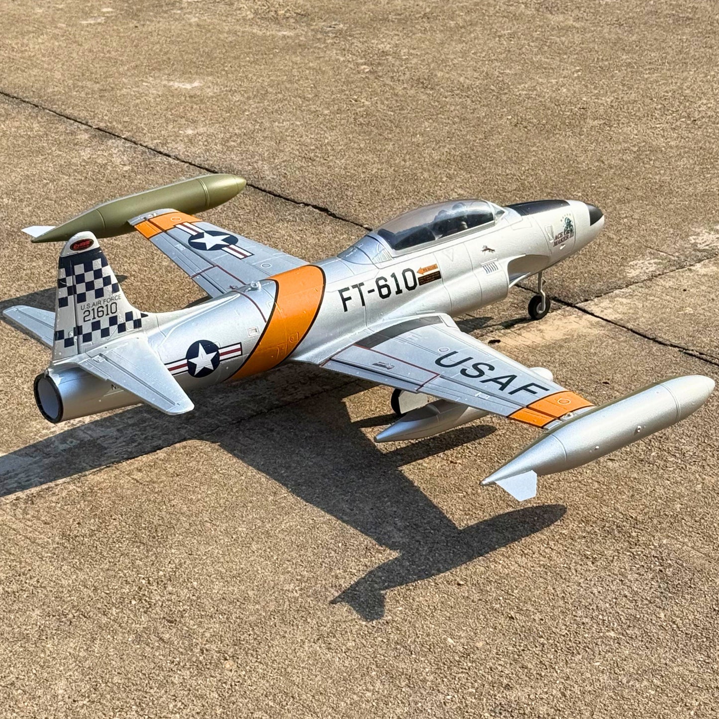 Dynam  RC Jet Trainer T-33 Shooting Star 6S 12-Blade 70mm EDF