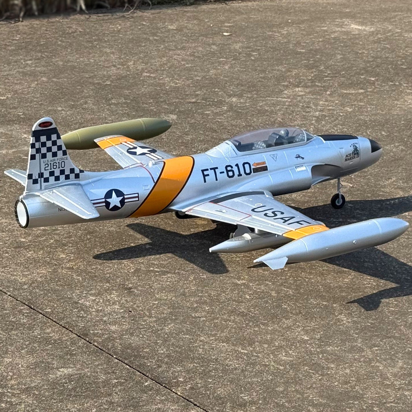 Dynam  RC Jet Trainer T-33 Shooting Star 6S 12-Blade 70mm EDF