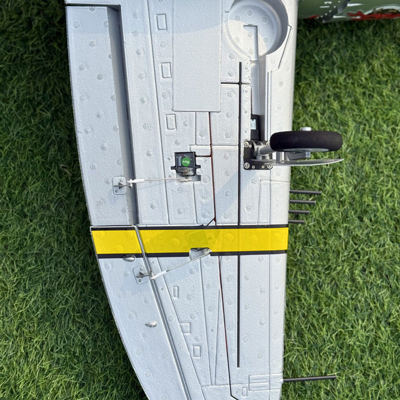 Dynam P-47D Thunderbolt V2 Hun Hunter XVI 4S RC Warbird 1.22m w/ Flaps