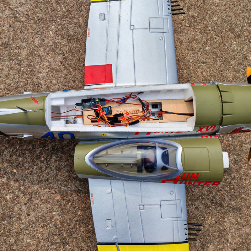 Dynam P-47D Thunderbolt V2 Hun Hunter XVI 4S RC Warbird 1.22m w/ Flaps
